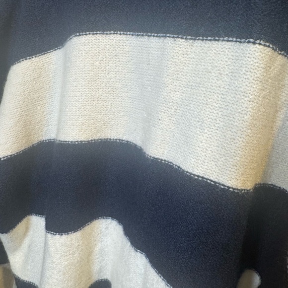 American Eagle Outfitters Navy and Cream Women's Crop Sweater - Picture 7 of 7